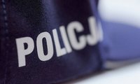 zdjęcie poglądowe, policyjna czapla z napisem POLICJA